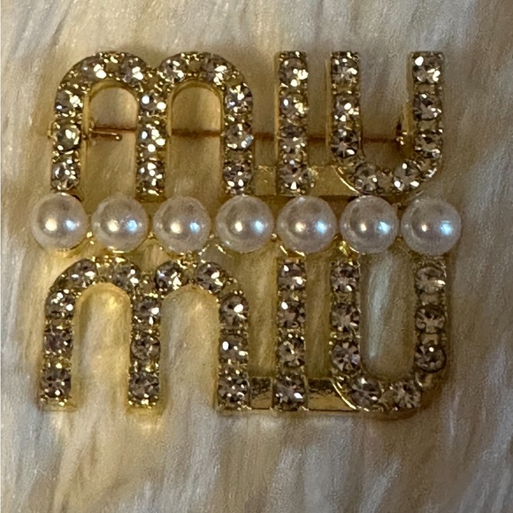 Brooch MIU MIU Design Inspired NEW - Picture 3 of 4